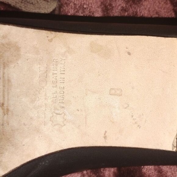 Elegant Brown Rangoni FirenzeTextured Loafers with Gold Accent - Picture 7 of 9